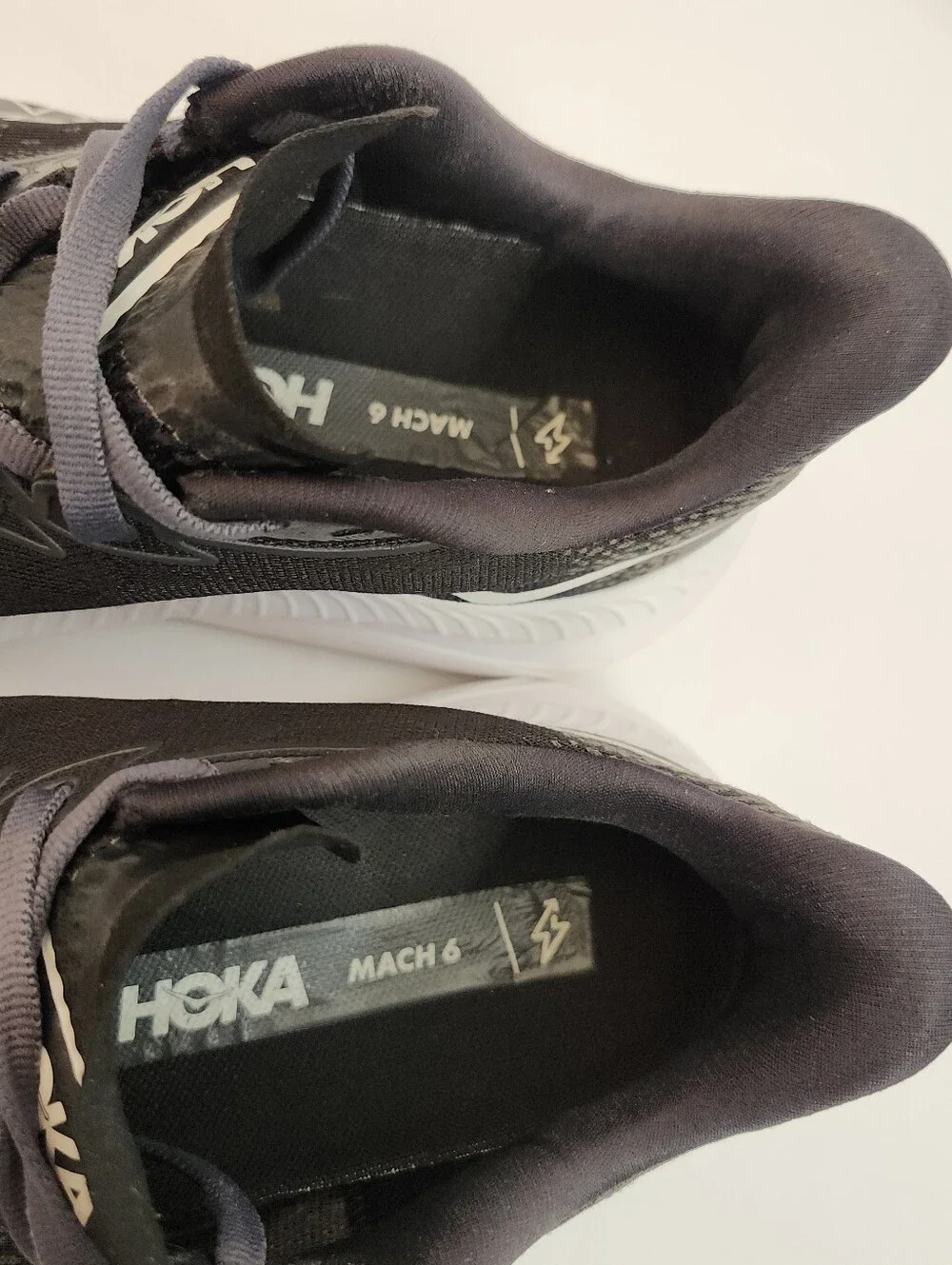 Hoka One One Mach 6 Black White Athletic Running Shoes Sneakers Womens 8.5B EUC